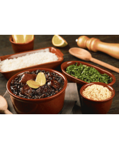 Feijoada (800g), arroz, couve, farofa crocante, laranja e molho especial (serve 2 pessoas).